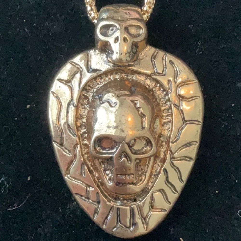 Betsey Johnson Skull Gold Alloy Unisex Necklace